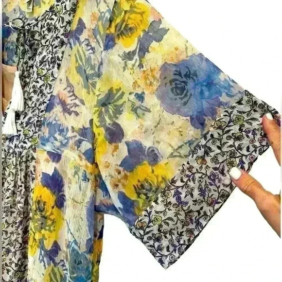 Joie Cycla Tunic Top in Mixed Floral Yellow Print Size Small - Picture 4 of 11